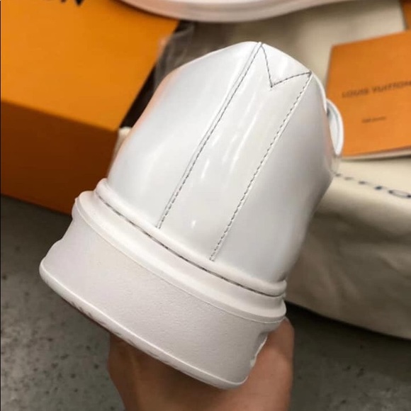 Louis Vuitton Men’s Sneakers - Picture 4 of 8